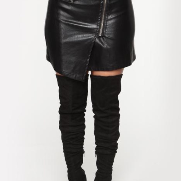 🧨HOT🧨 Asymmetrical Faux Leather Skirt with Metal Detailing from Fashion Nova - Picture 8 of 10